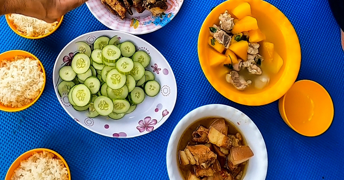 Ngày Tết của ngư dân trên biển: Cũng đủ thịt kho, canh hầm, chờ về đón Tết muộn