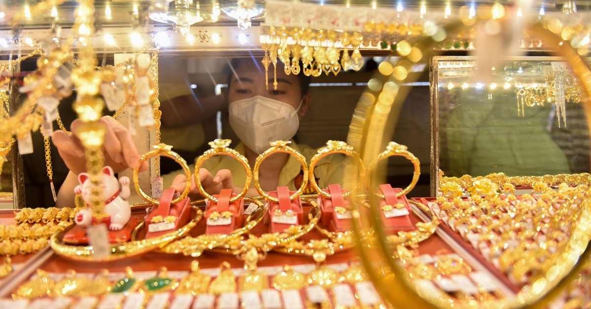 Giáp tết, giá vàng miếng SJC lên 181 triệu đồng/lượng