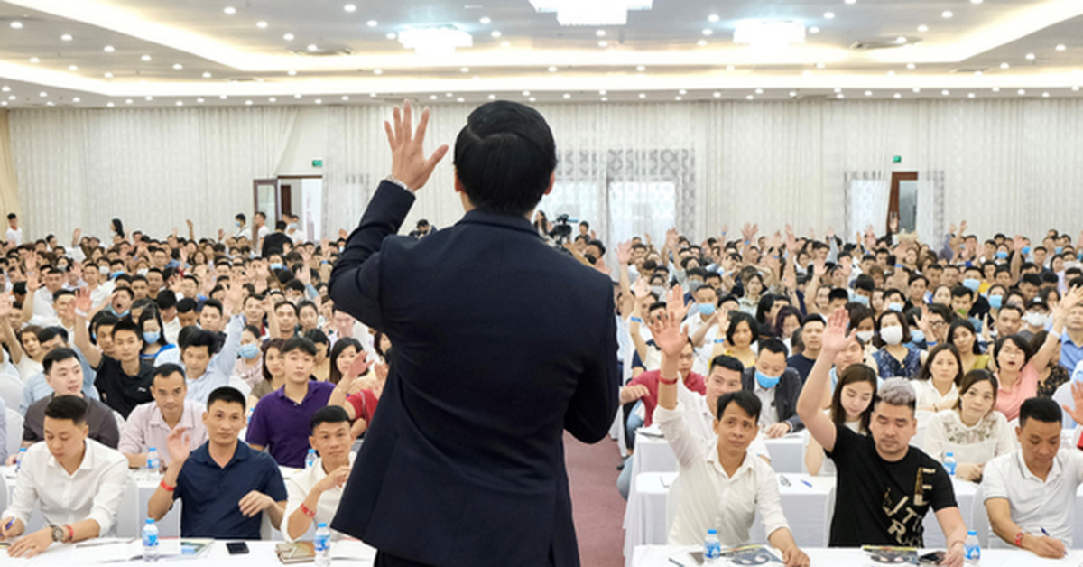 Công ty chuyên dạy làm giàu… giảm lãi hơn 90%, gặp khó khi đầu tư chứng khoán