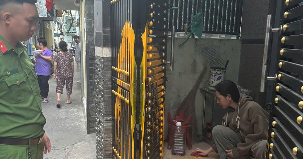 Khởi tố cô gái tạt sơn nhà người yêu cũ 'cho bõ tức'