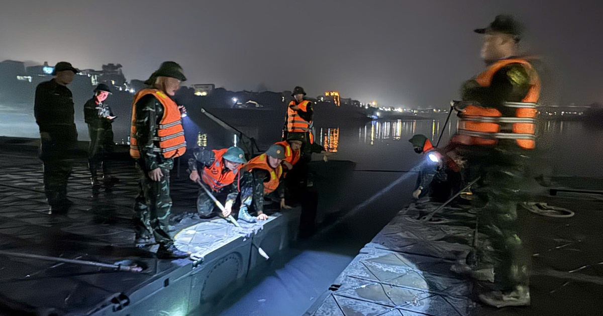 Thủ tướng gửi thư khen các đơn vị đã thần tốc lắp cầu phao qua sông Lô