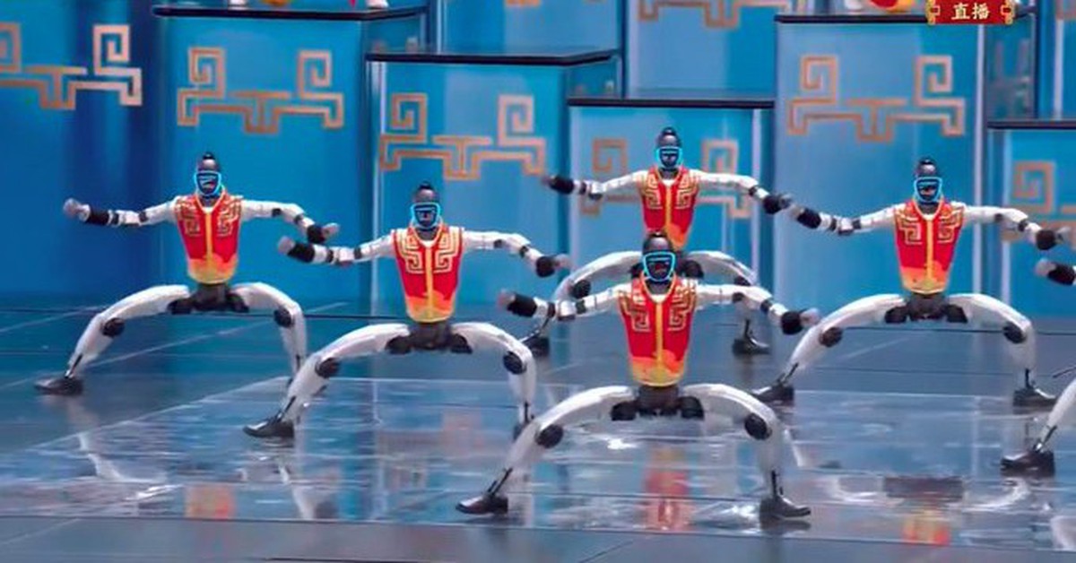 Robot biểu diễn 'võ thuật đỉnh cao' trên sân khấu lớn nhất Trung Quốc