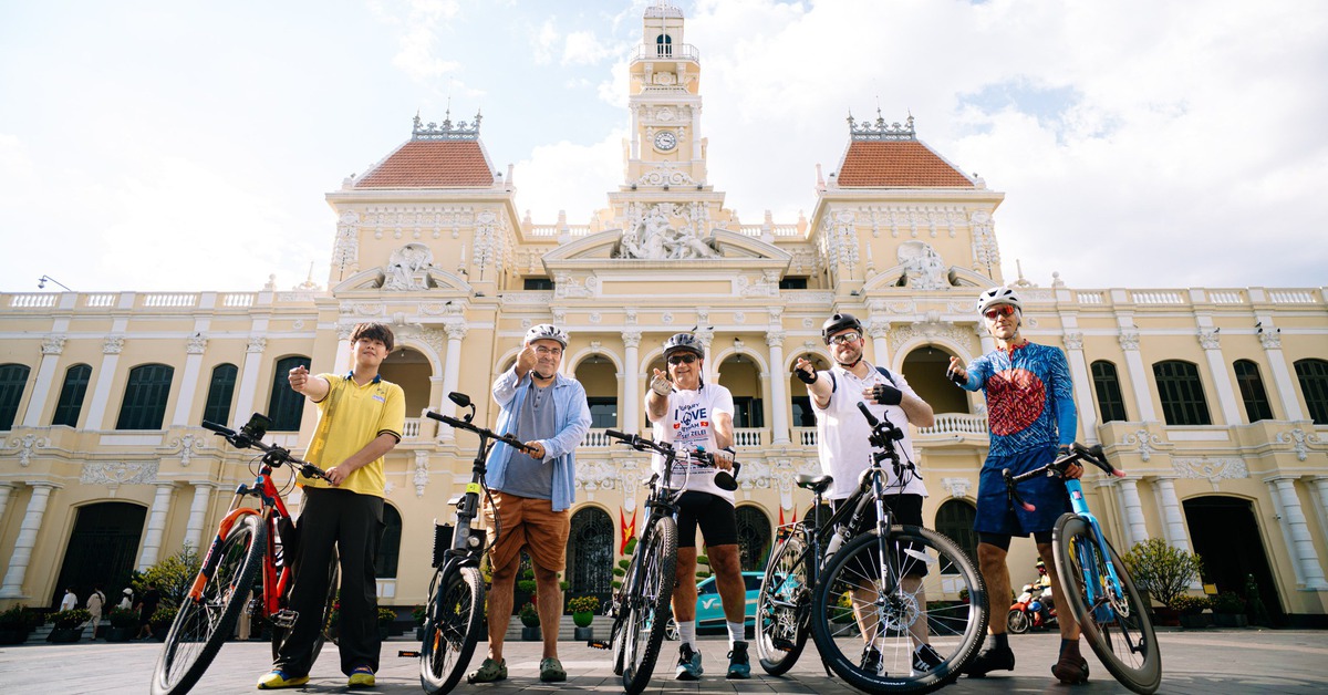 Hành trình hòa bình trên chiếc xe đạp của Jozsef Zelei