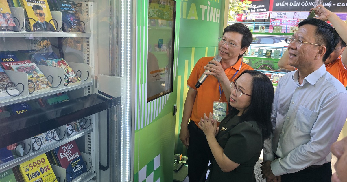 Độc lạ Lễ hội Đường sách Xuân 2026: Lì xì sách bằng máy ATM