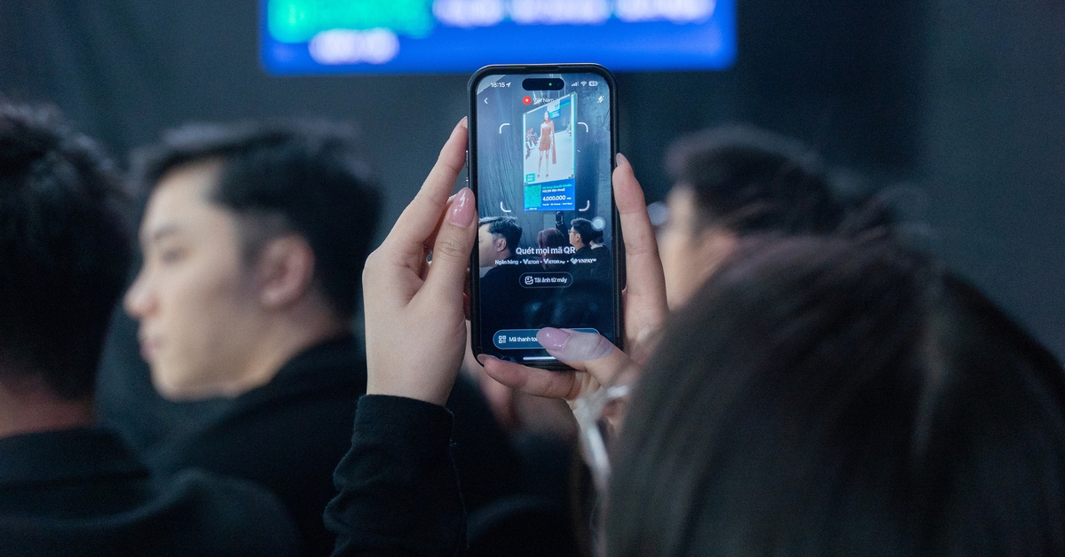 'Đau đầu' chuyện lì xì mùng 1 Tết và bước ngoặt từ những mã QR