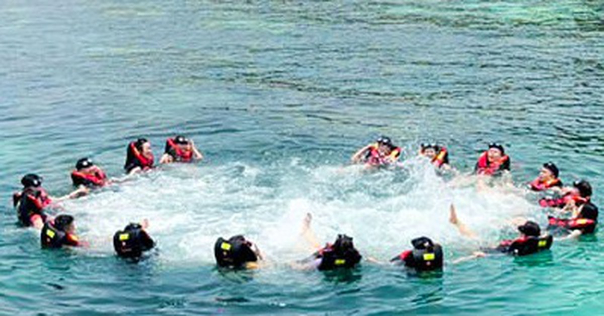 Khách quốc tế chọn trải nghiệm tour 3 đảo để chụp ảnh và lặn ngắm san hô ở Phú Quốc dịp Tết