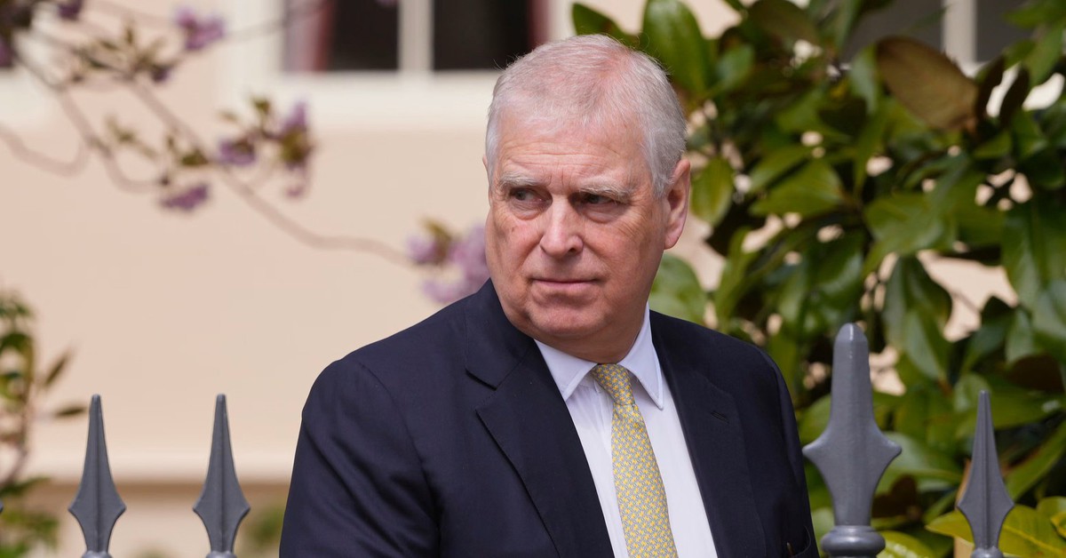 Em trai Vua Charles bị bắt vì tuồn tài liệu mật cho Epstein