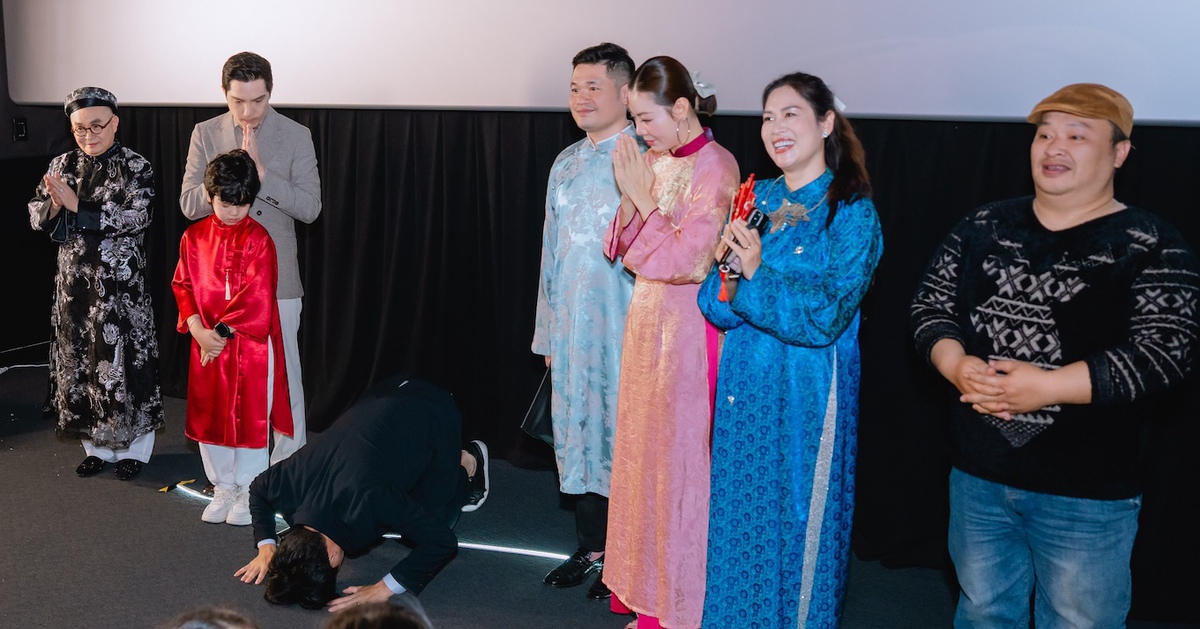 CEO Lotte Entertainment Việt Nam lạy khán giả, xin cho 'Mùi phở' một cơ hội