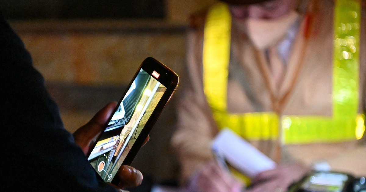 Thông tin 'đề xuất phạt 5 triệu đồng người tự ý quay CSGT làm việc' là bịa đặt