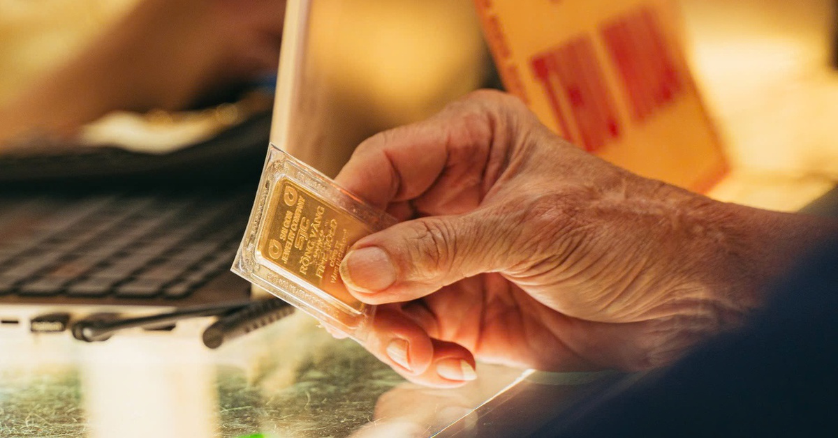 Giá vàng giảm về 167 triệu đồng/lượng rồi hồi phục nhanh