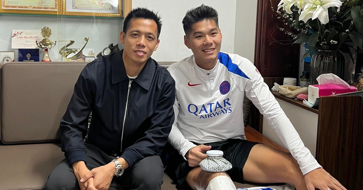 Văn Quyết thăm và chúc Tết Hiểu Minh