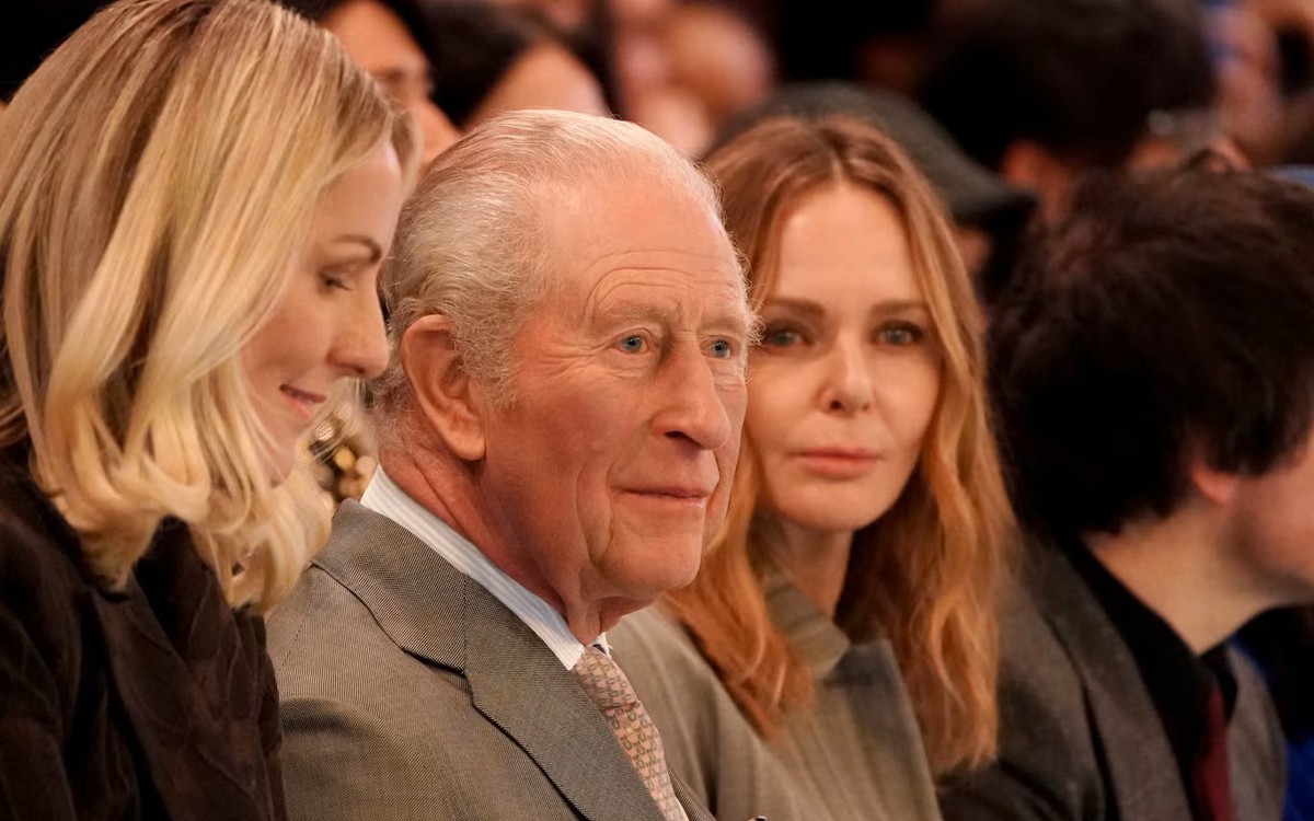 Cả nước Anh đồng lòng loại ‘cựu hoàng tử’ Andrew khỏi danh sách kế vị