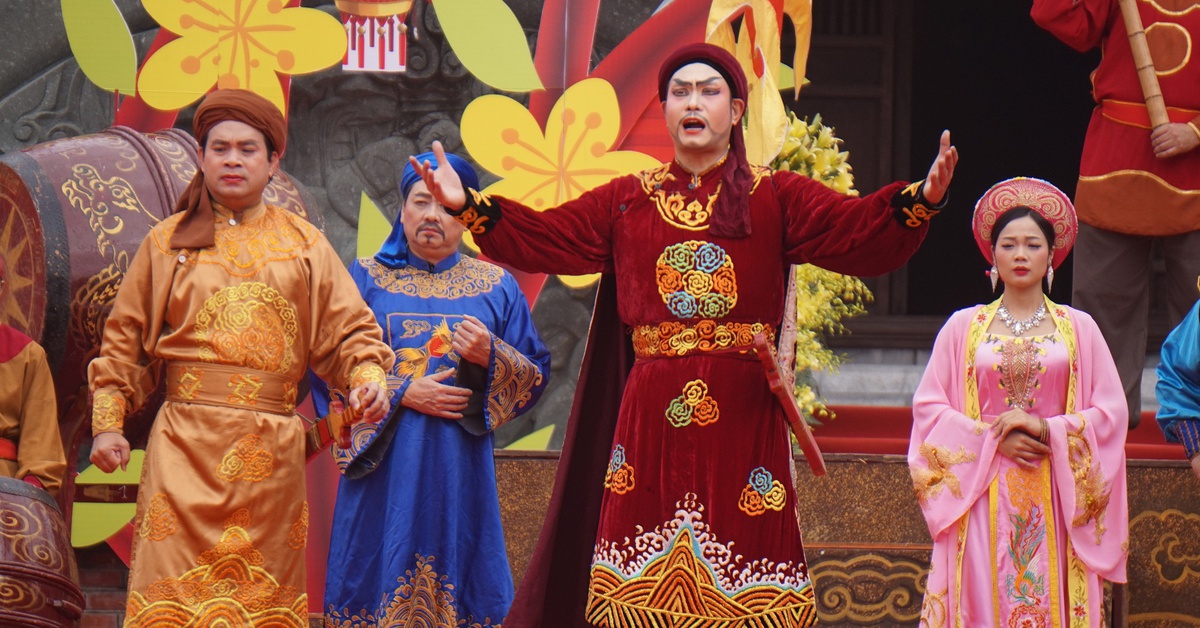 Người dân thư thả đến Lễ hội Gò Đống Đa, tưởng nhớ Vua Quang Trung