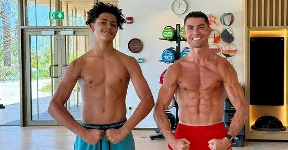 Điều gì giúp con trai Ronaldo cao 1m90 ở tuổi 15?