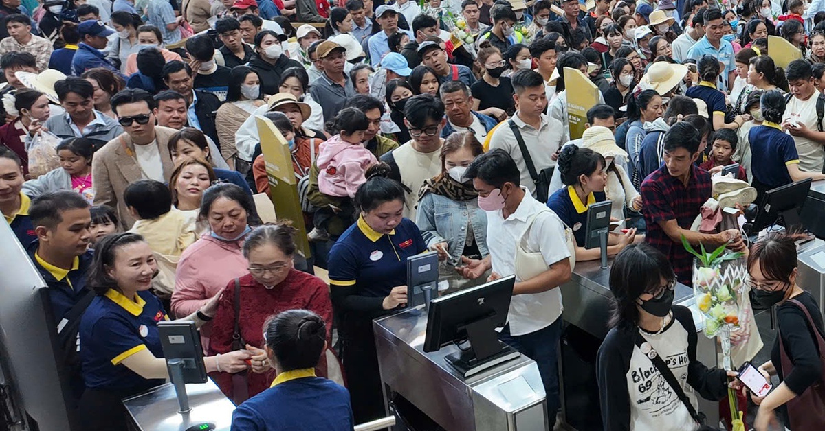 Du lịch Tây Ninh thu hơn 670 tỉ trong mùa Tết Bính Ngọ, tăng hơn 30% cùng kỳ