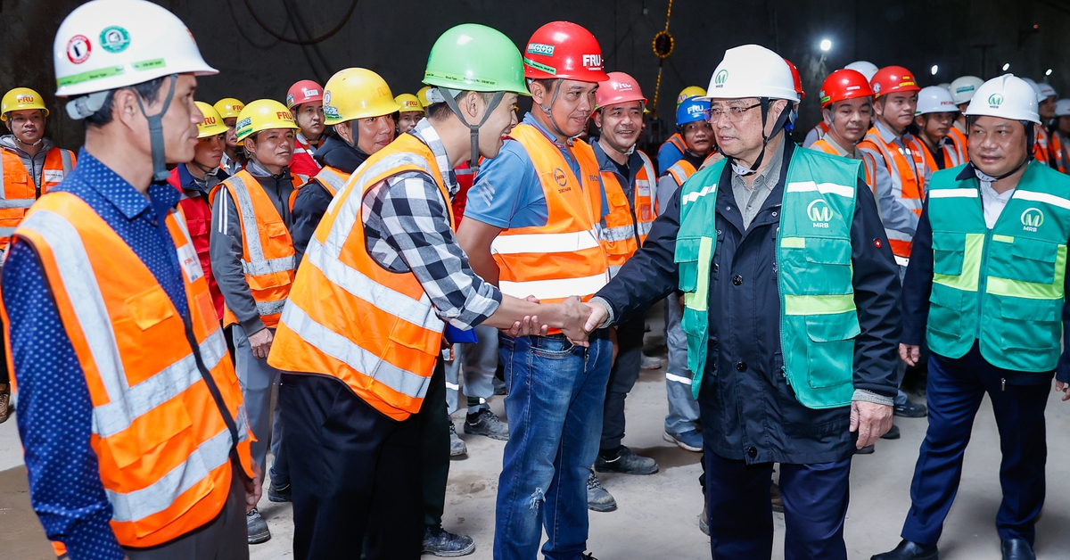 Thủ tướng: Xây dựng đường sắt đô thị với tầm nhìn trăm năm, 90% nhân lực là người Việt