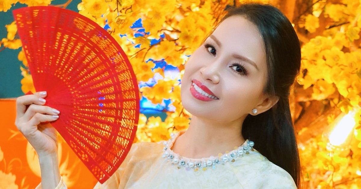 Sao Việt nào ghi điểm nhất mùa Tết Bính Ngọ với áo dài du xuân?