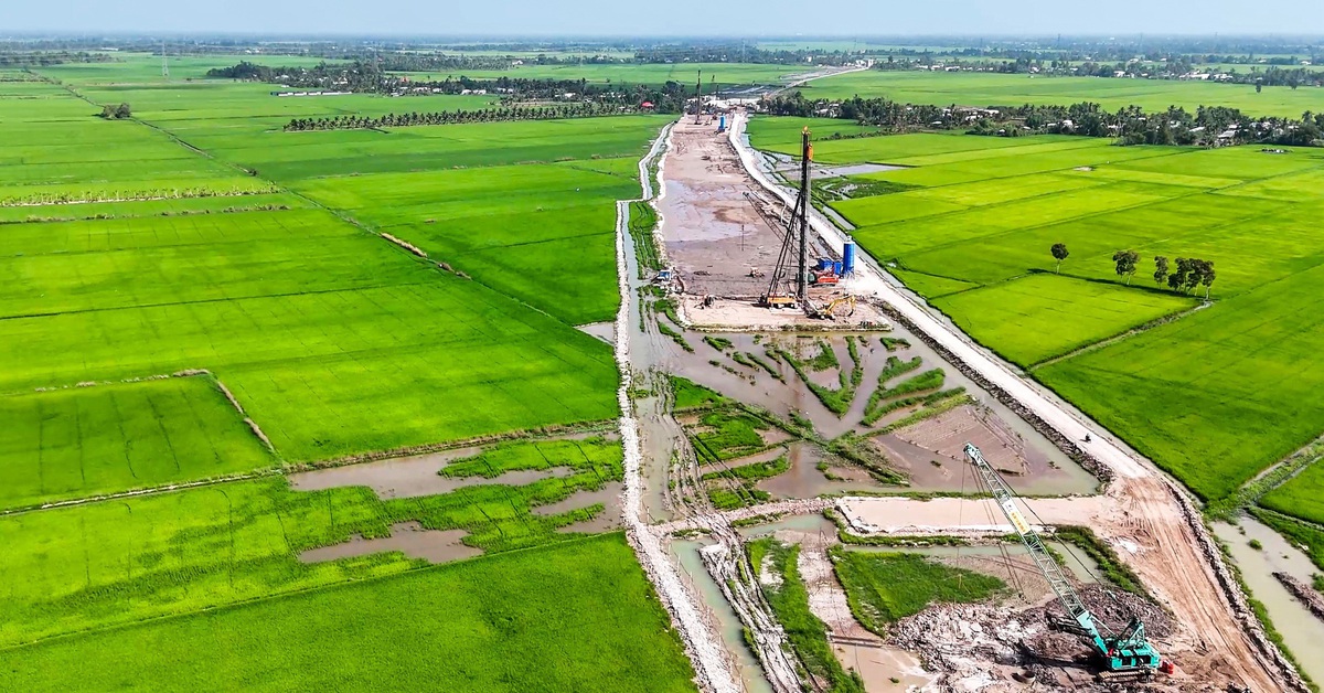 'Xông đất' những công trình ra đảo Hòn Khoai