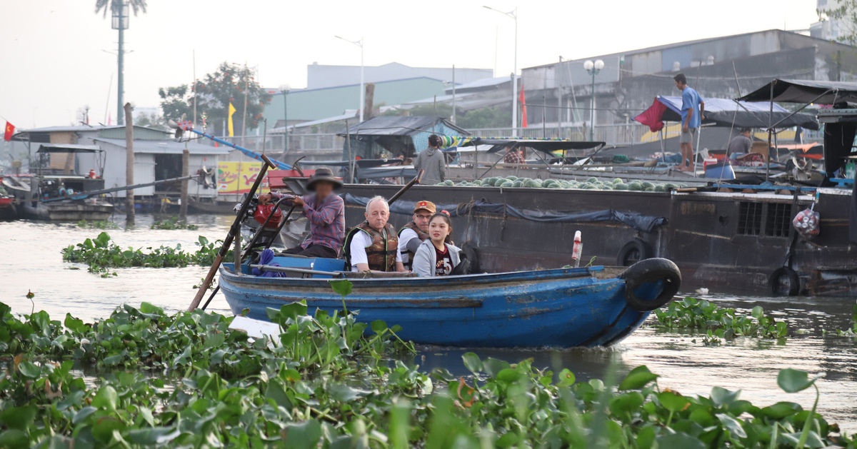 Chính cách kinh doanh và quản lý đang 'nhấn chìm' chợ nổi Cái Răng?