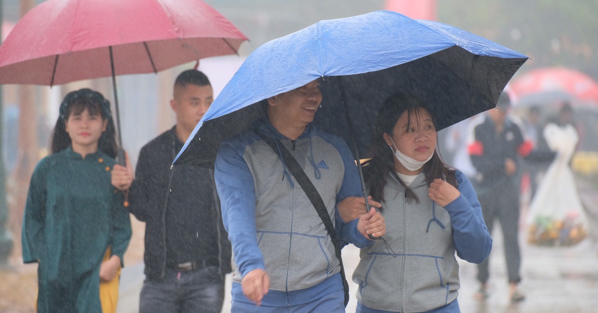 Thời tiết hôm nay 24-2: Bắc Bộ mưa phùn, Nam Bộ nắng nóng