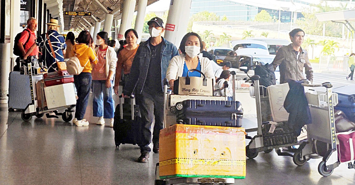 Vé máy bay vào TP.HCM tiếp tục khan hiếm