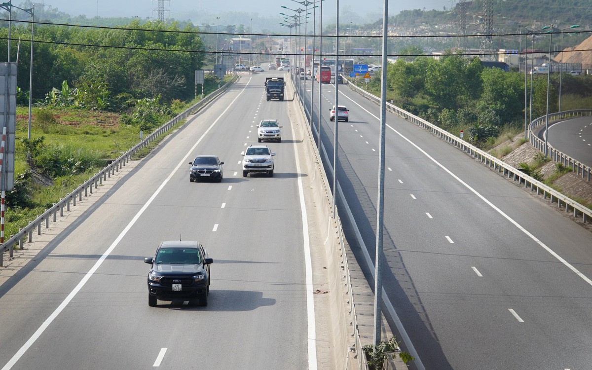 Nhiều tuyến cao tốc ghi nhận kỷ lục mới về lưu lượng xe dịp Tết