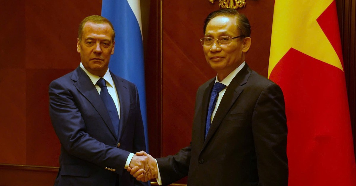 Đặc phái viên của Tổng Bí thư Tô Lâm gặp lãnh đạo hai đảng lớn của Nga tại Matxcơva