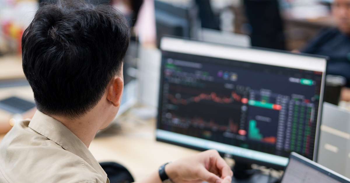 VN-Index tăng nhẹ hơn 7 điểm, động thái trái chiều của khối ngoại tại HPG và FPT