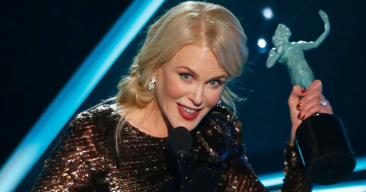 10 ngôi sao mặc đẹp nhất lịch sử SAG Awards