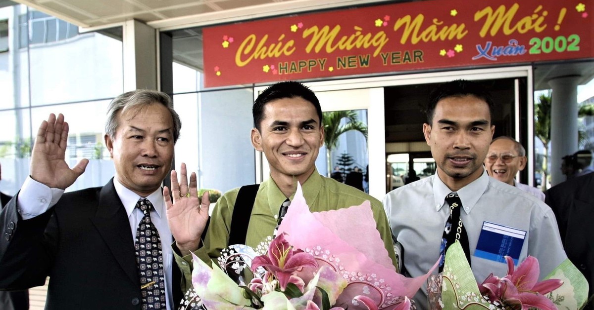 Cựu danh thủ Kiatisak tiếc thương ông Nguyễn Văn Vinh