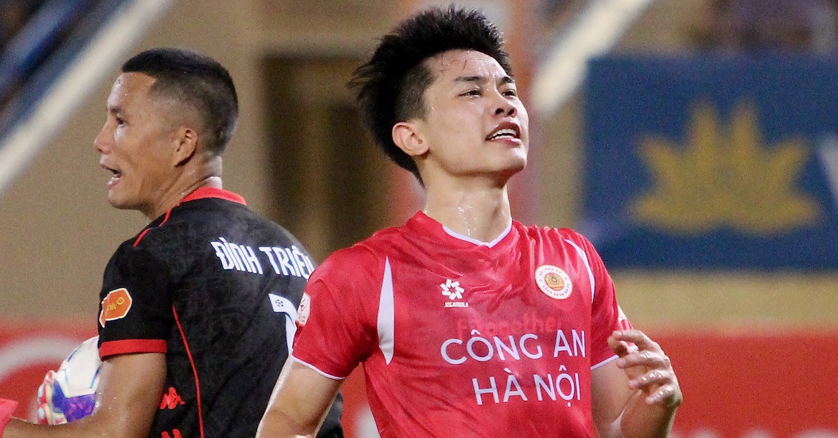 Bóng đá Trung Quốc muốn chiêu mộ Đình Bắc vì 'giỏi, hiệu quả và... rẻ'