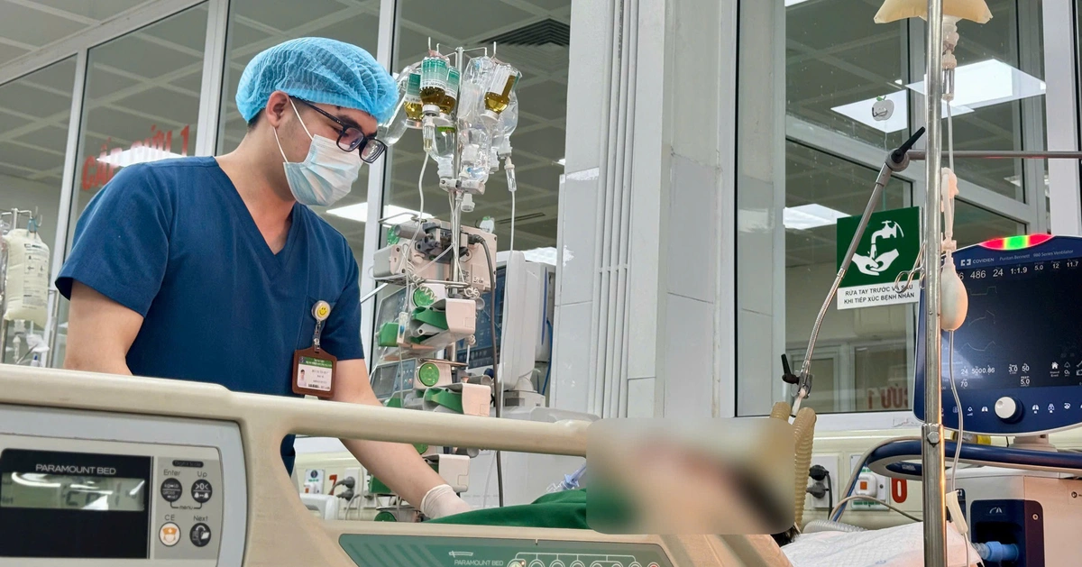 'Mở mắt là uống rượu', người đàn ông nôn ra cả lít máu