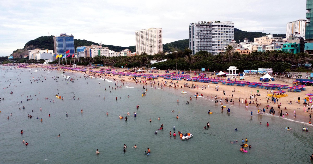 TP.HCM khai hội văn hóa, kích cầu du lịch biển với bắn 9 phát thần công