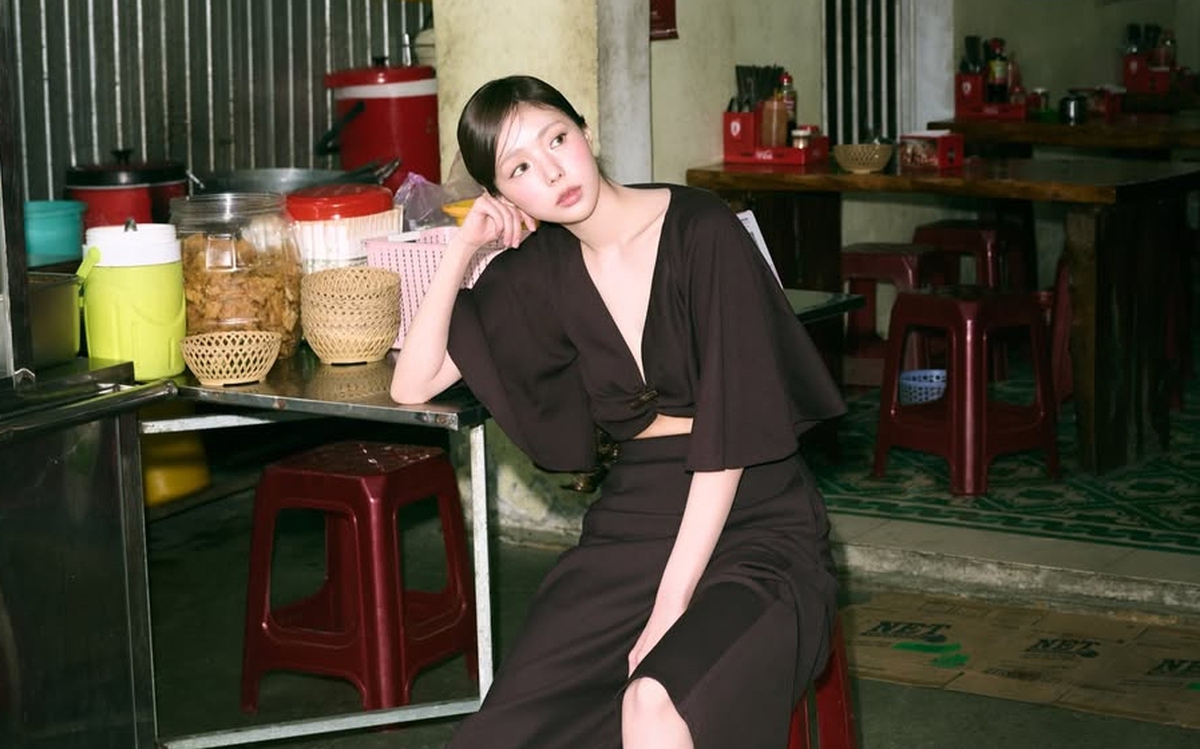 'Mỹ nhân đẹp nhất Hàn Quốc' Chae Soo Bin thả dáng tại Việt Nam