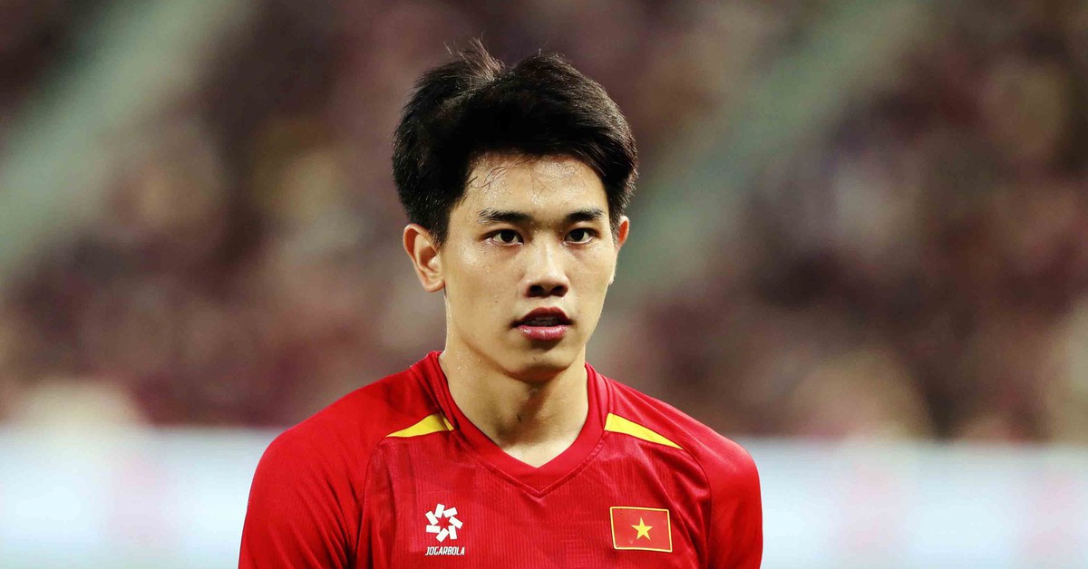 Đình Bắc bị AFC phạt tiền và cấm thi đấu