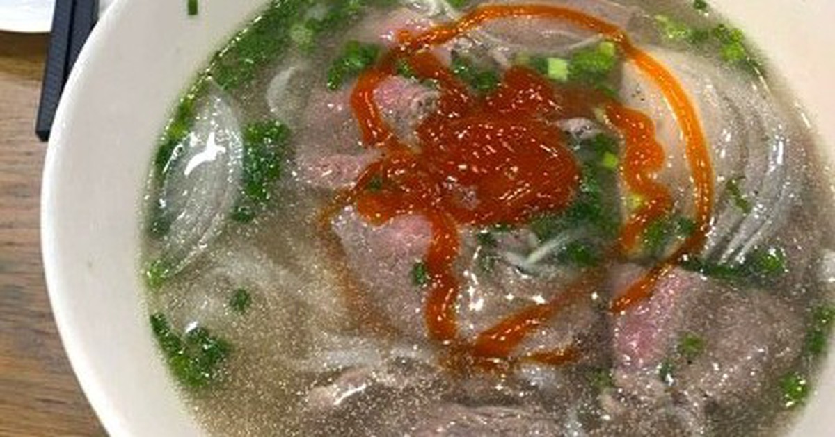 Có hay không tô phở giá 346.000 đồng ở sân bay Cam Ranh?