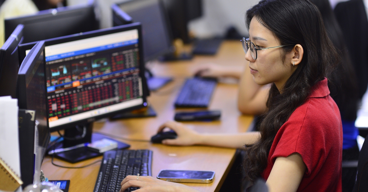 VN-Index tăng mạnh Ngày vía Thần Tài, VNM bất ngờ bị 'xả' 2.200 tỉ đồng