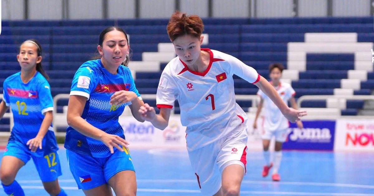 Tuyển futsal nữ Việt Nam - Myanmar (hiệp 1) 0-0: Thùy Trang đá chính
