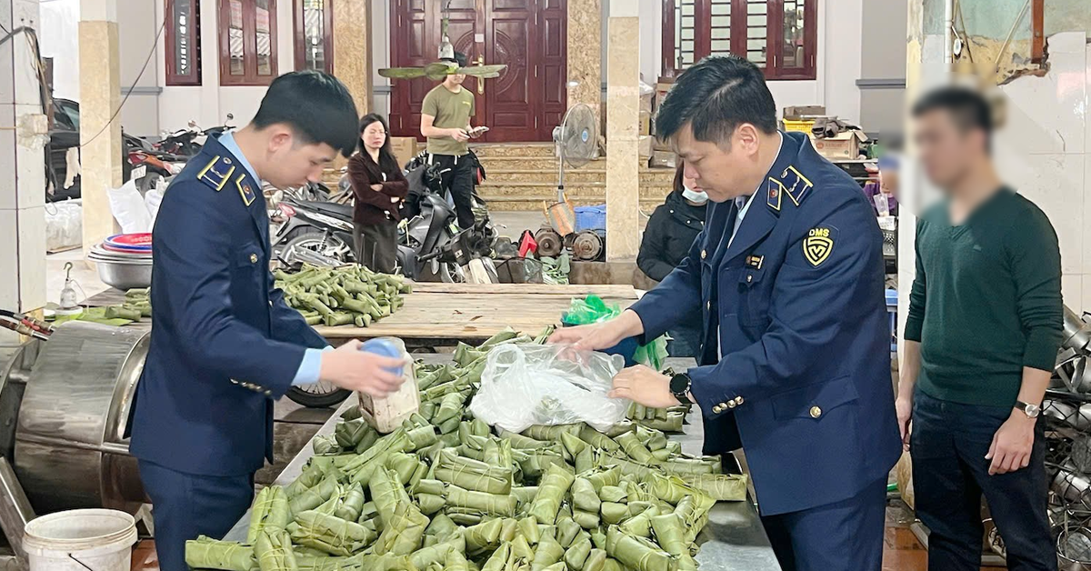 Khởi tố chủ cơ sở sản xuất giò chả sử dụng hàn the, thu giữ hơn 1,2 tấn thực phẩm vi phạm