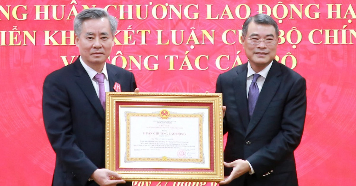 Hai Phó Ban Tổ chức Trung ương nghỉ công tác từ ngày 1-3