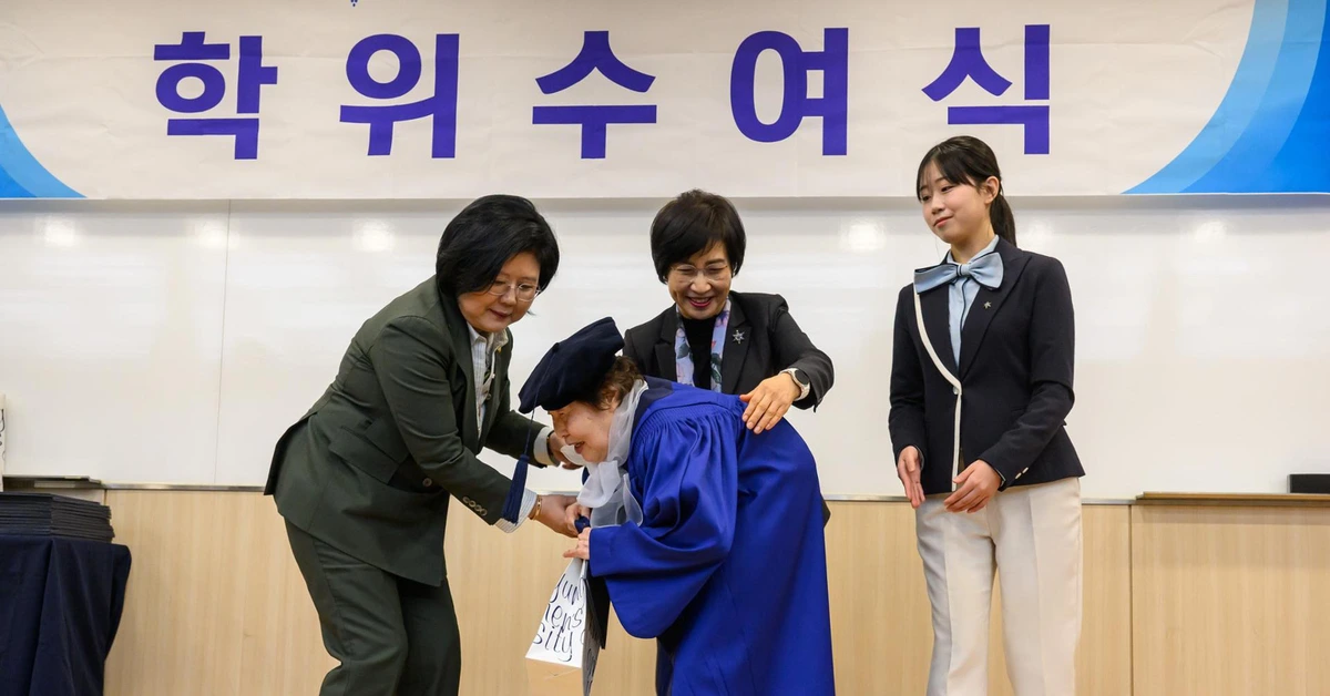 Hàn Quốc: Người phụ nữ 78 tuổi mới biết chữ, 85 tuổi nhận bằng đại học