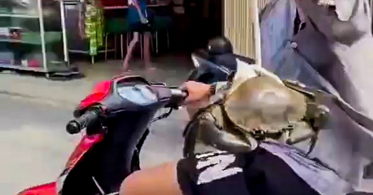 Nam thanh niên cho ‘cua bay’ ngoài đường bị xử phạt