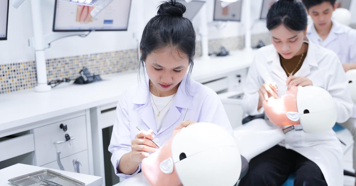 Nhiều trường xét tuyển môn tin học, giáo dục kinh tế và pháp luật cho ngành y khoa