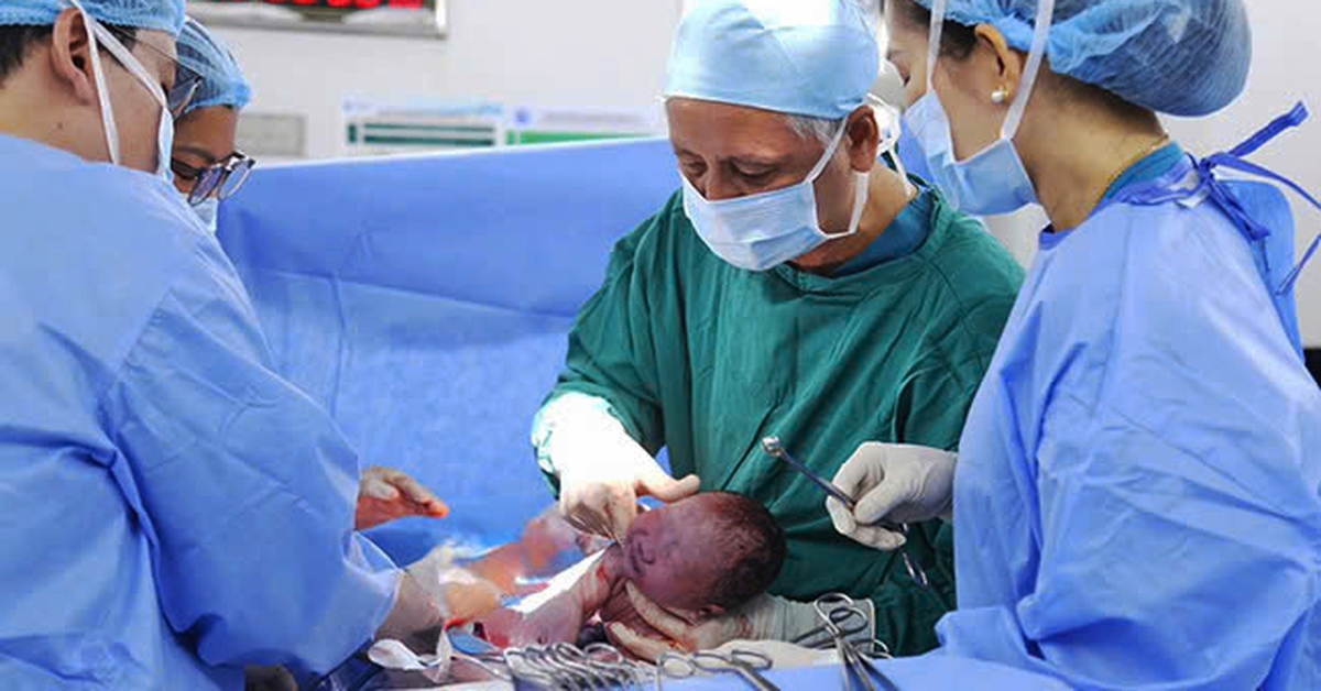 'Vẽ lại' thế trận y tế ở siêu đô thị TP.HCM