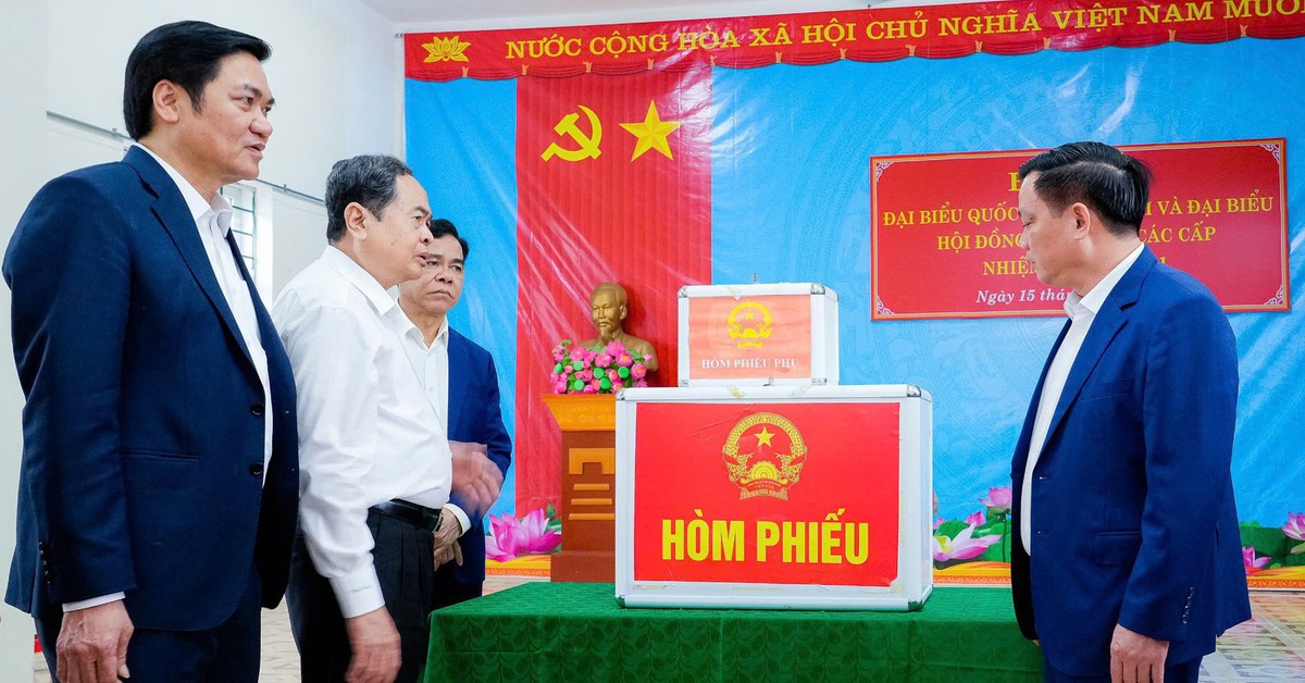 Chủ tịch Quốc hội Trần Thanh Mẫn kiểm tra công tác chuẩn bị bầu cử tại Nghệ An