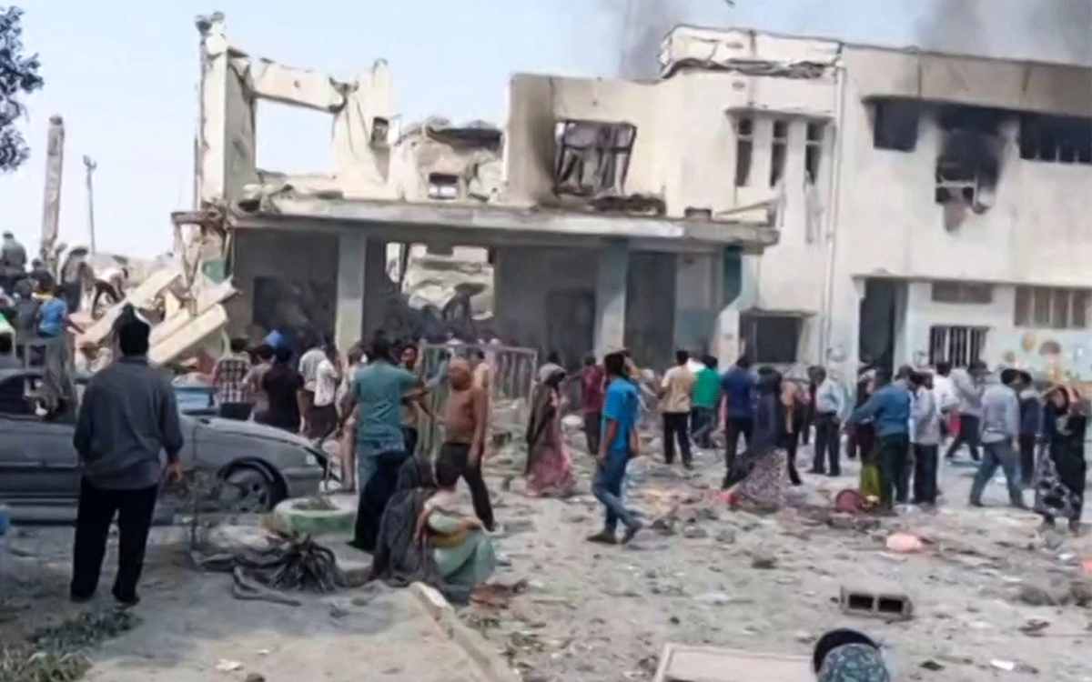 Iran nói tên lửa Israel bắn trúng trường tiểu học, hơn trăm người thương vong