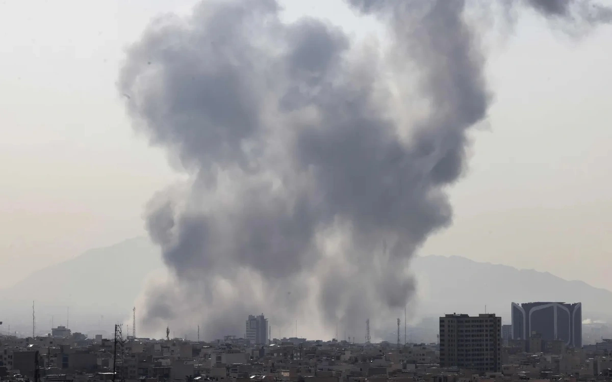 Hàng không rối loạn, dự báo kéo dài, do chiến sự Iran - Israel, Mỹ