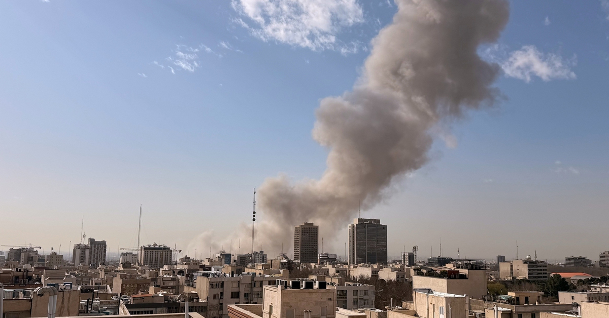 NÓNG: Israel tuyên bố tấn công Iran, nổ lớn ở Tehran