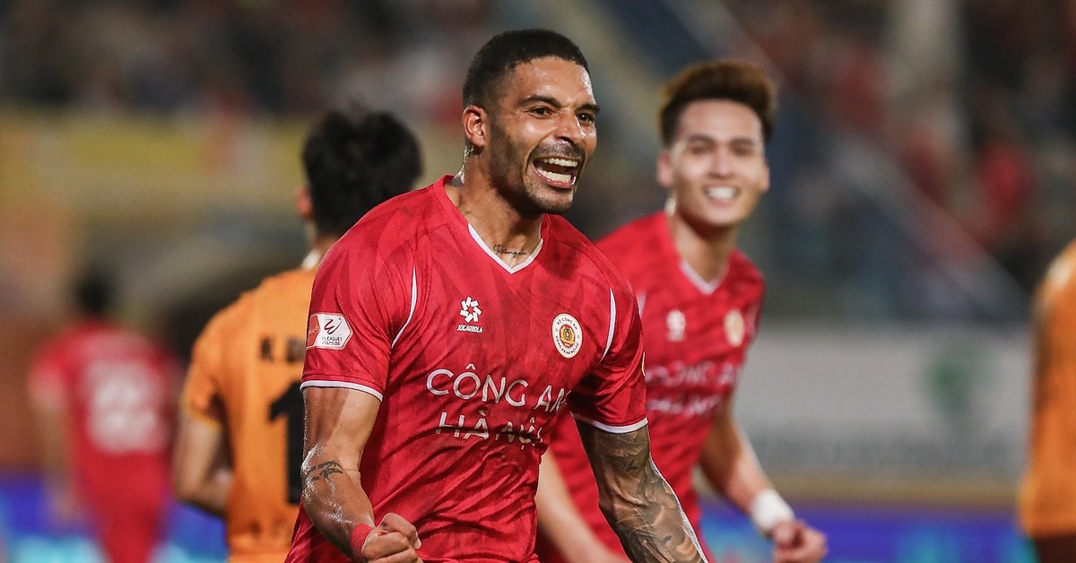 Thắng ngược Hoàng Anh Gia Lai, CLB Công An Hà Nội bỏ xa Ninh Bình