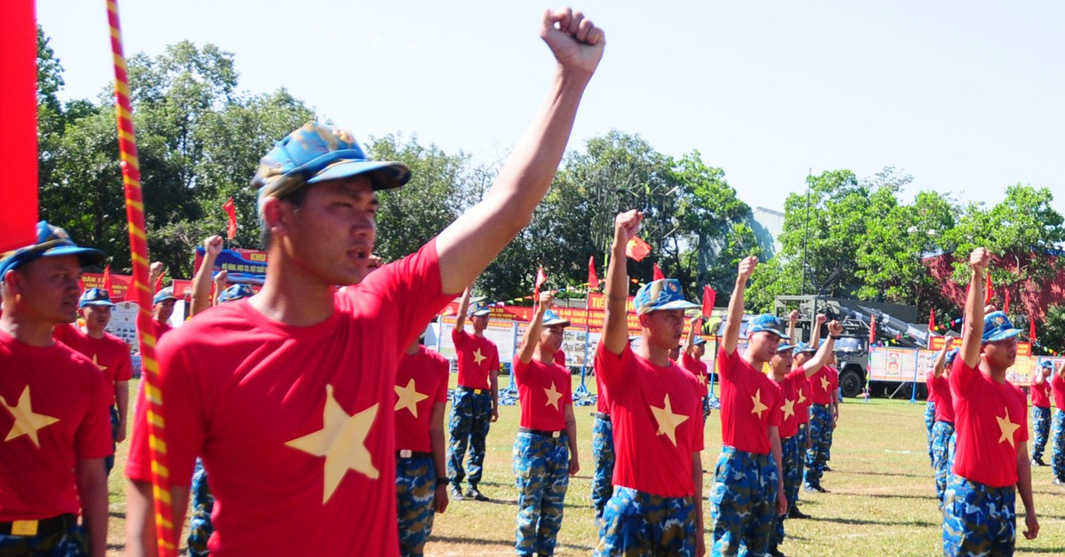 'Một giây cảnh giác bên pháo, tên lửa là một giây bình yên cho Tổ quốc'